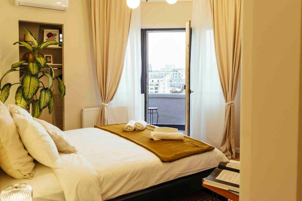Stunning views - Top Location - Netflix + Balcony Bukarest Exterior foto
