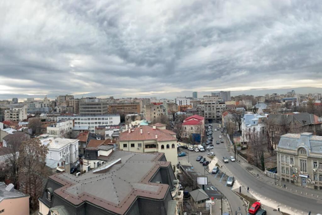 Stunning views - Top Location - Netflix + Balcony Bukarest Exterior foto