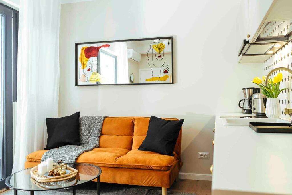 Stunning views - Top Location - Netflix + Balcony Bukarest Exterior foto