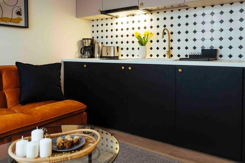 Stunning views - Top Location - Netflix + Balcony Bukarest Exterior foto