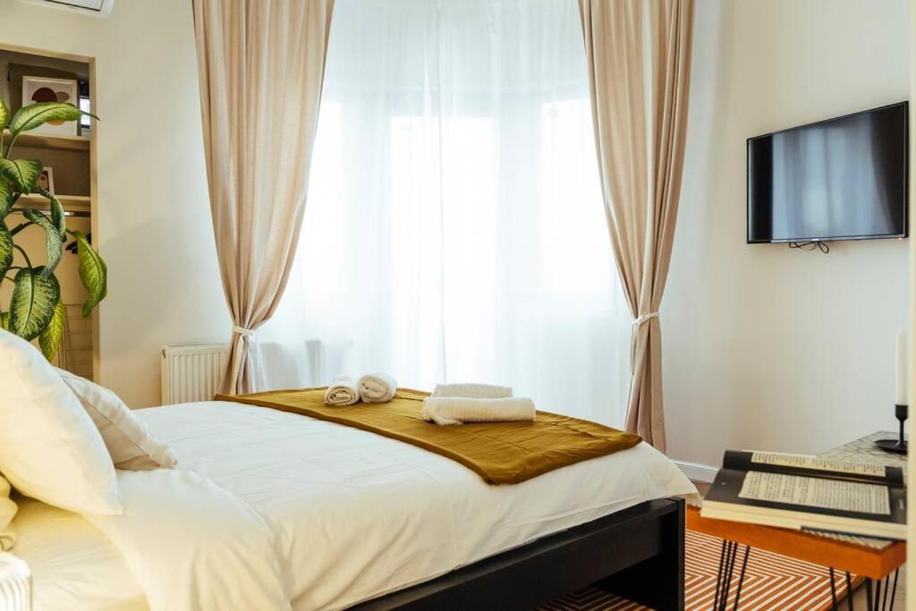 Stunning views - Top Location - Netflix + Balcony Bukarest Exterior foto