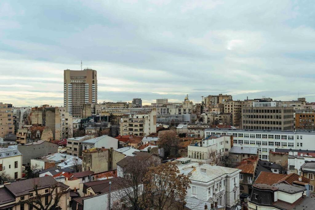 Stunning views - Top Location - Netflix + Balcony Bukarest Exterior foto