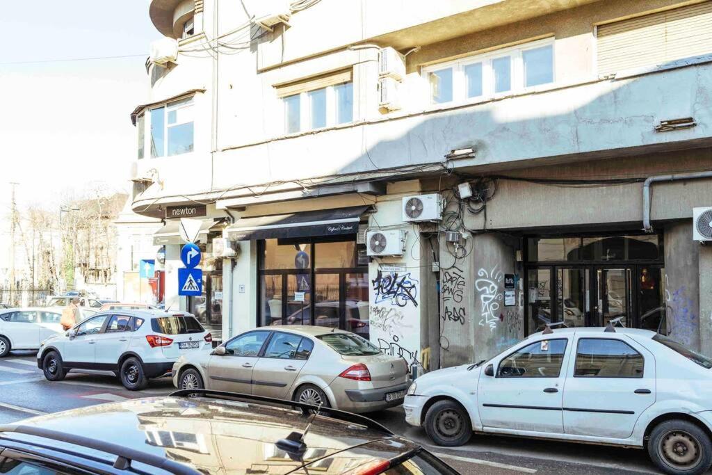 Stunning views - Top Location - Netflix + Balcony Bukarest Exterior foto