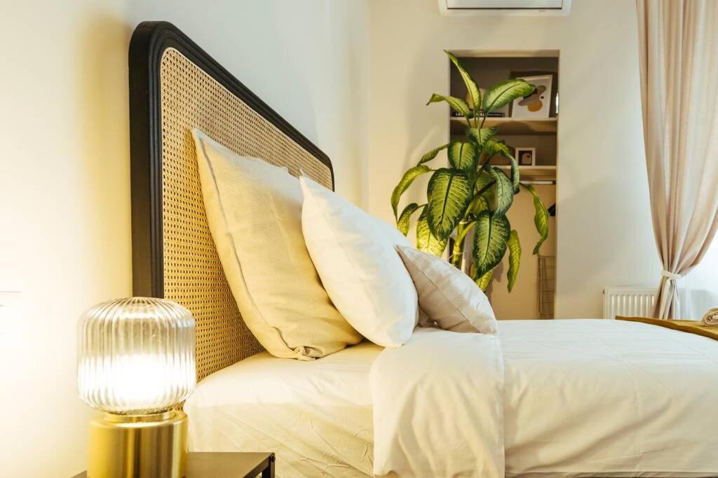 Stunning views - Top Location - Netflix + Balcony Bukarest Exterior foto
