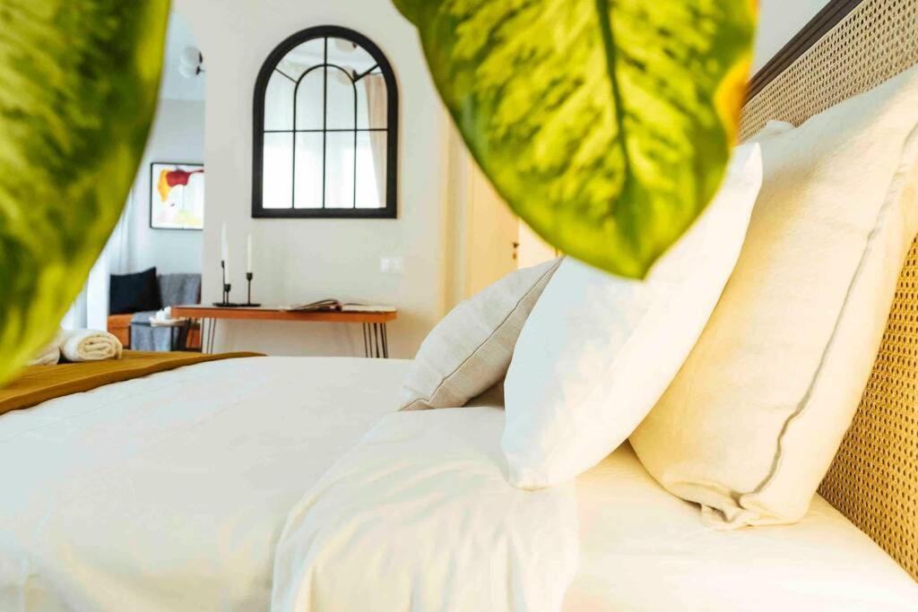 Stunning views - Top Location - Netflix + Balcony Bukarest Exterior foto